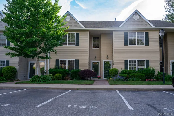 $749,000 | 1165 Savoy Drive, Melville, NY 11747