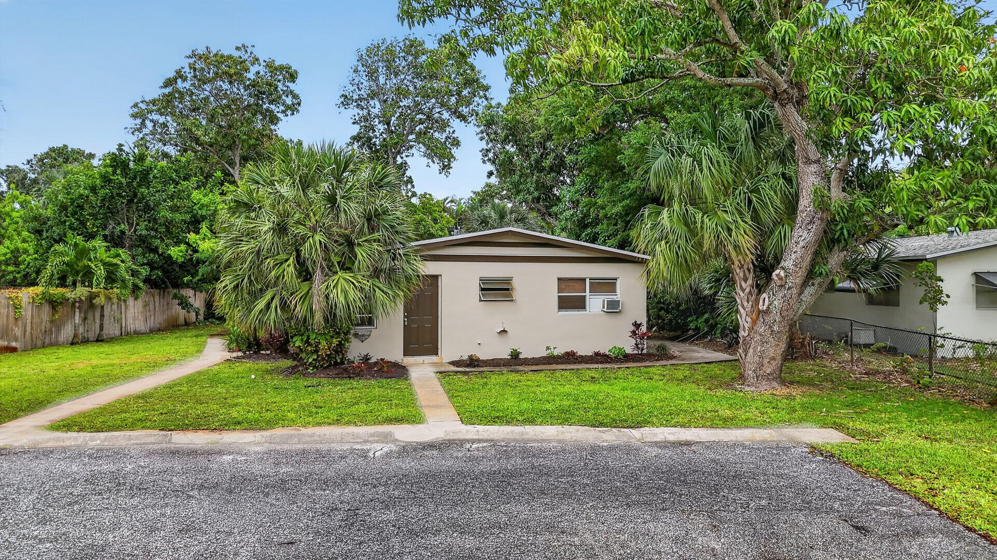 314 Southwest 1st Street Boca Raton, FL 33432 - Photo 3 of 32 1-web-or-mls-DJI_20260424001610_0249_D_E
