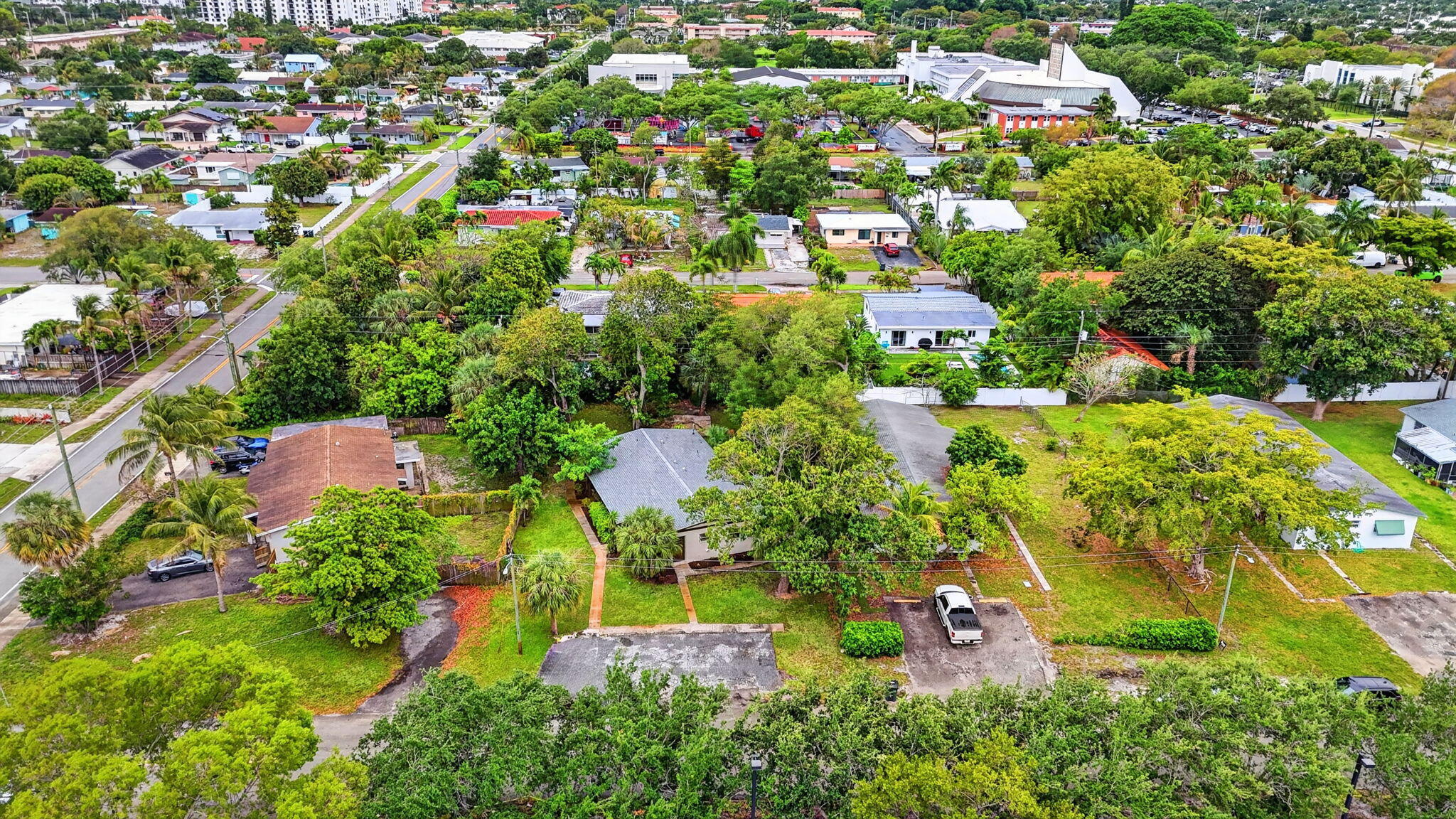 314 Southwest 1st Street Boca Raton, FL 33432 - Photo 5 of 32 3-web-or-mls-DJI_20260424001636_0259_D_E