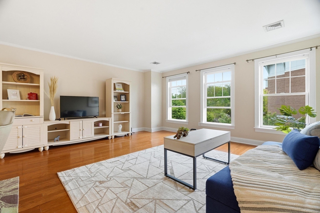 11 Cheriton Road, Unit 306 Boston, MA 02132 - Photo 8 of 21