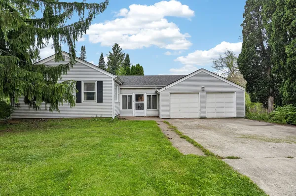 $399,500 | 5625 Lincoln Avenue, Lisle, IL 60532