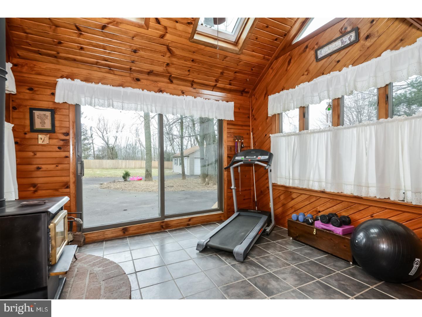 256 Log Cabin Road Perkasie, PA 18944 - Photo 19 of 25 Gallery Image 19