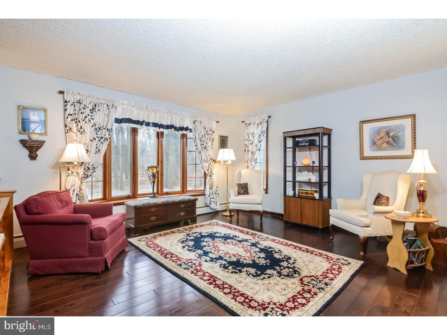 256 Log Cabin Road Perkasie, PA 18944 - Photo 3 of 25 Gallery Image 3