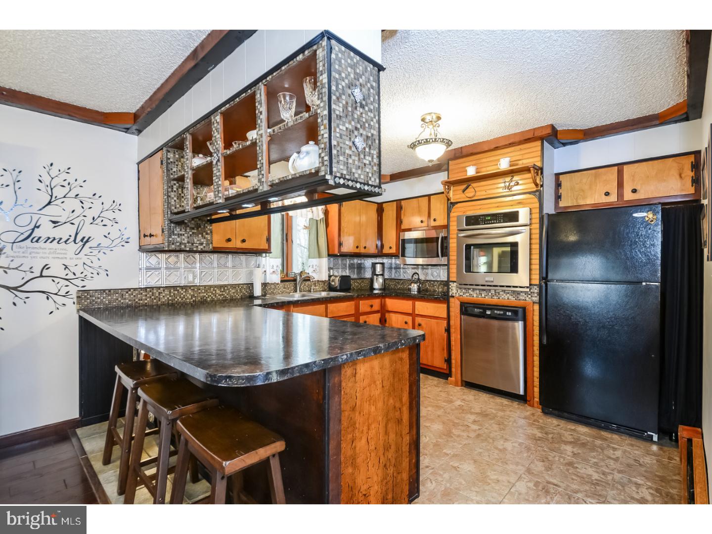 256 Log Cabin Road Perkasie, PA 18944 - Photo 8 of 25 Gallery Image 8