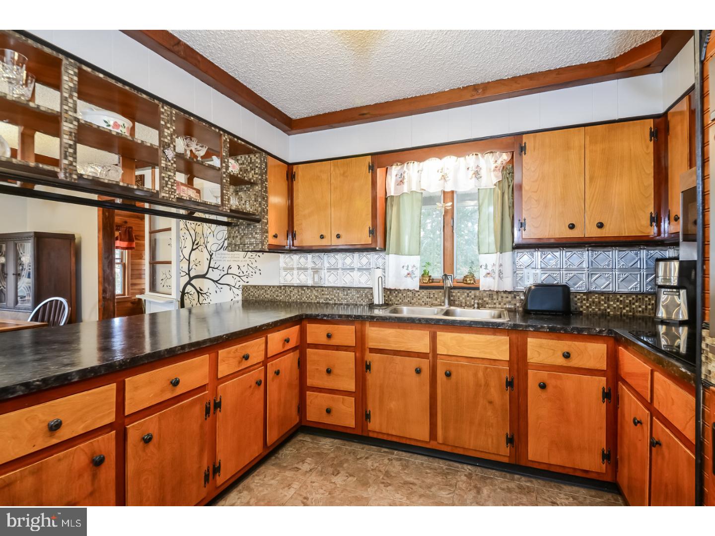 256 Log Cabin Road Perkasie, PA 18944 - Photo 9 of 25 Gallery Image 9