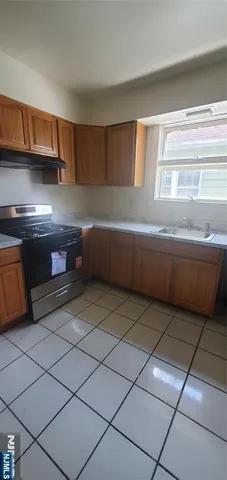 $2,400 | 376-378 East 26th Street, Paterson, NJ 07514