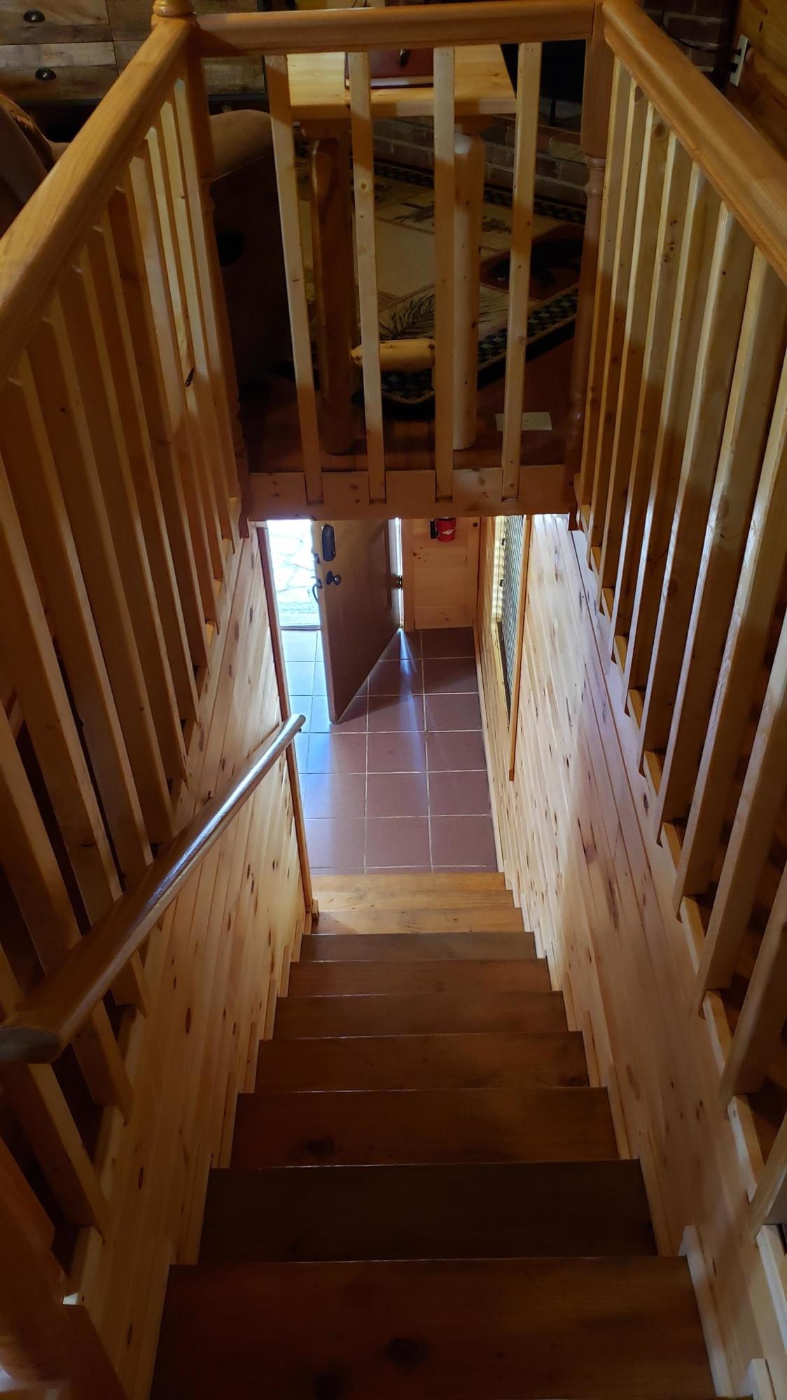 409-410 King Branch Road Sevierville, TN 37876 - Photo 16 of 25 Stairway