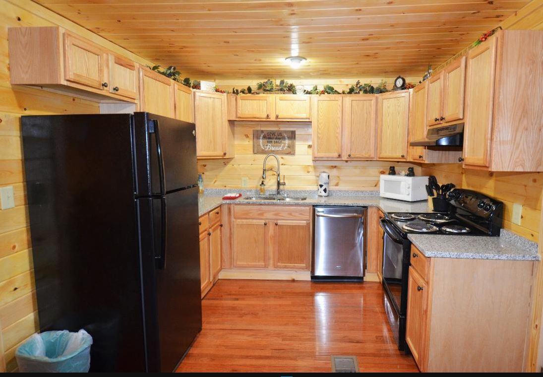 409-410 King Branch Road Sevierville, TN 37876 - Photo 4 of 25 Kitchen