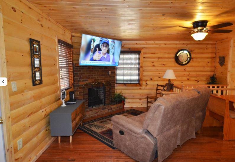 409-410 King Branch Road Sevierville, TN 37876 - Photo 5 of 25 living room
