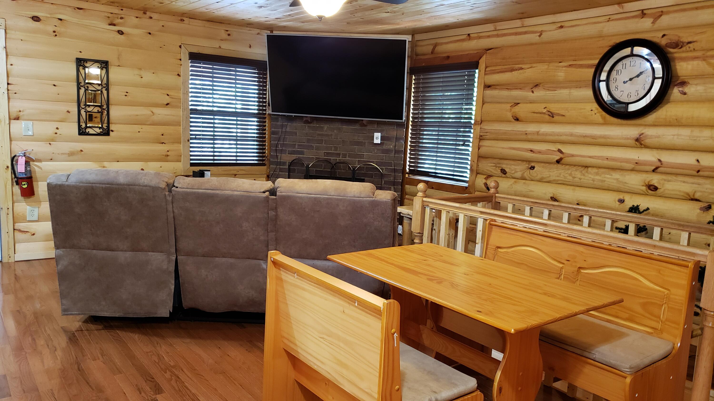 409-410 King Branch Road Sevierville, TN 37876 - Photo 10 of 25 Living/Dining
