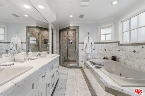 $3,299,000 | 3833 Goodland Avenue, Studio City, CA 91604