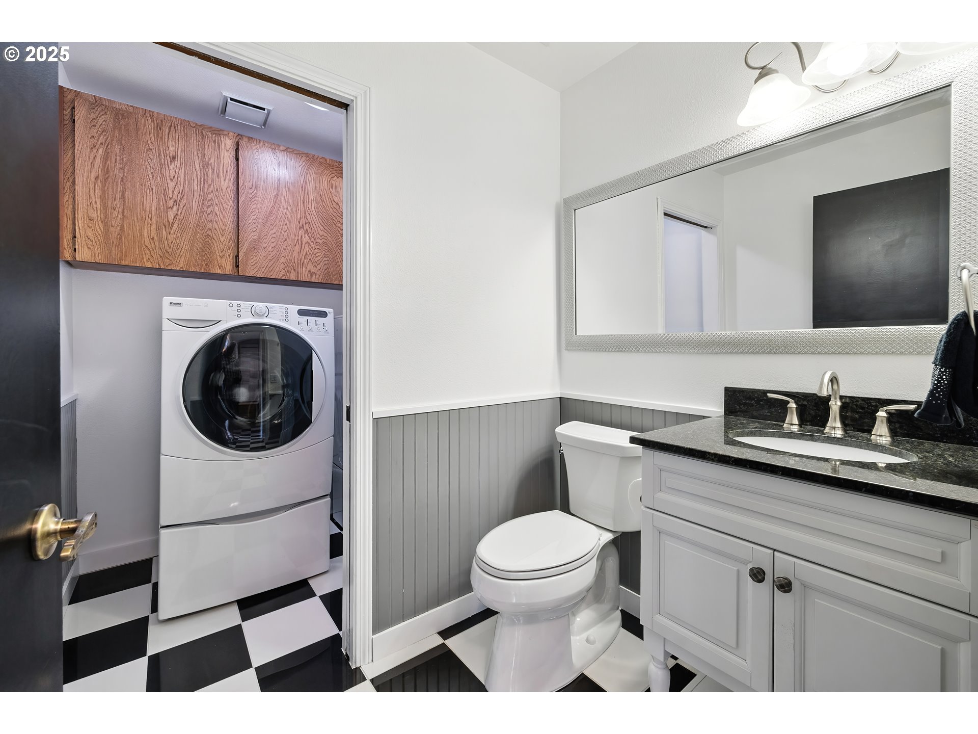 5219 Summit Street West Linn, OR 97068 - Photo 21 of 38 Laundry