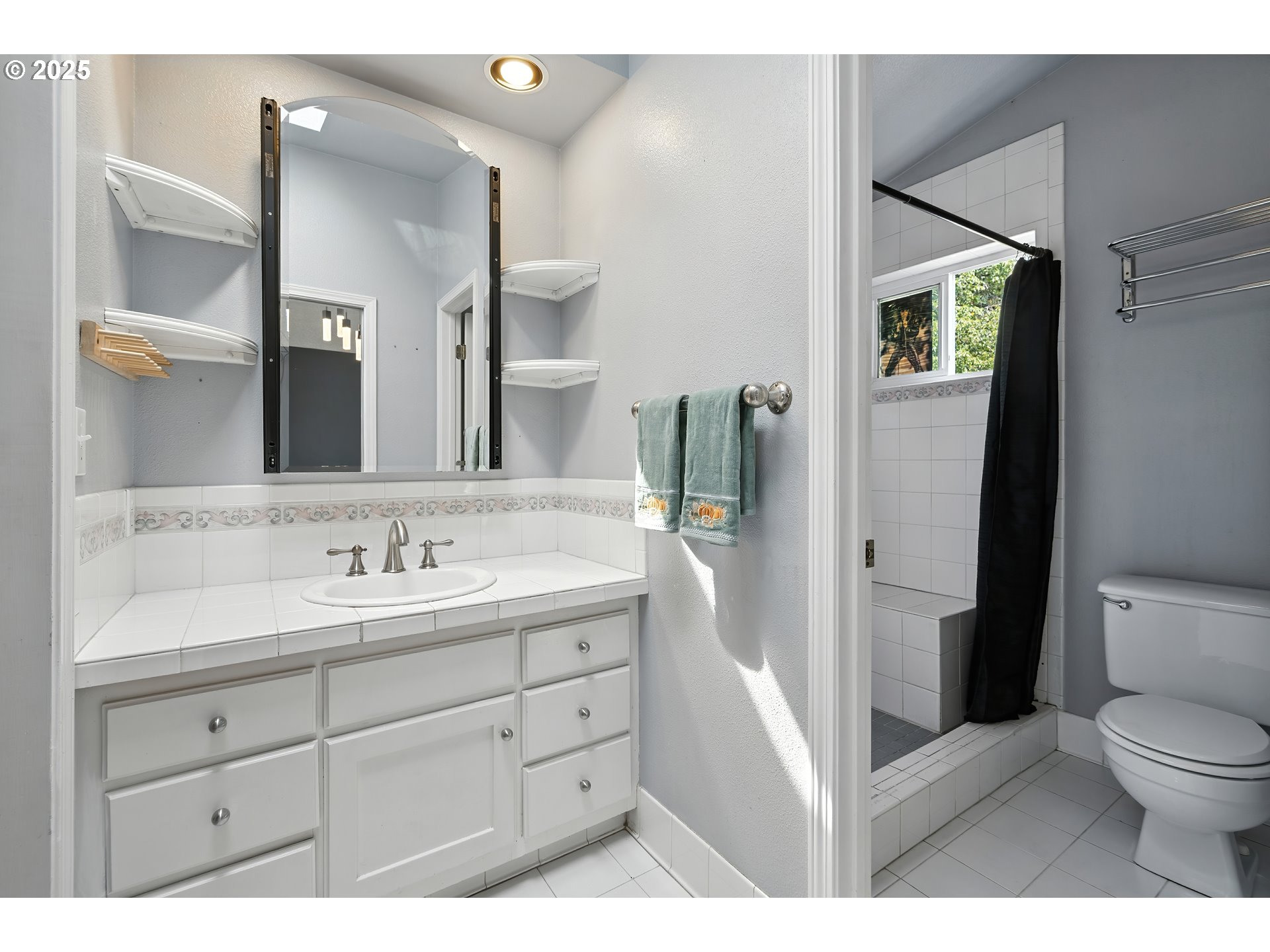 5219 Summit Street West Linn, OR 97068 - Photo 27 of 38 Bathroom