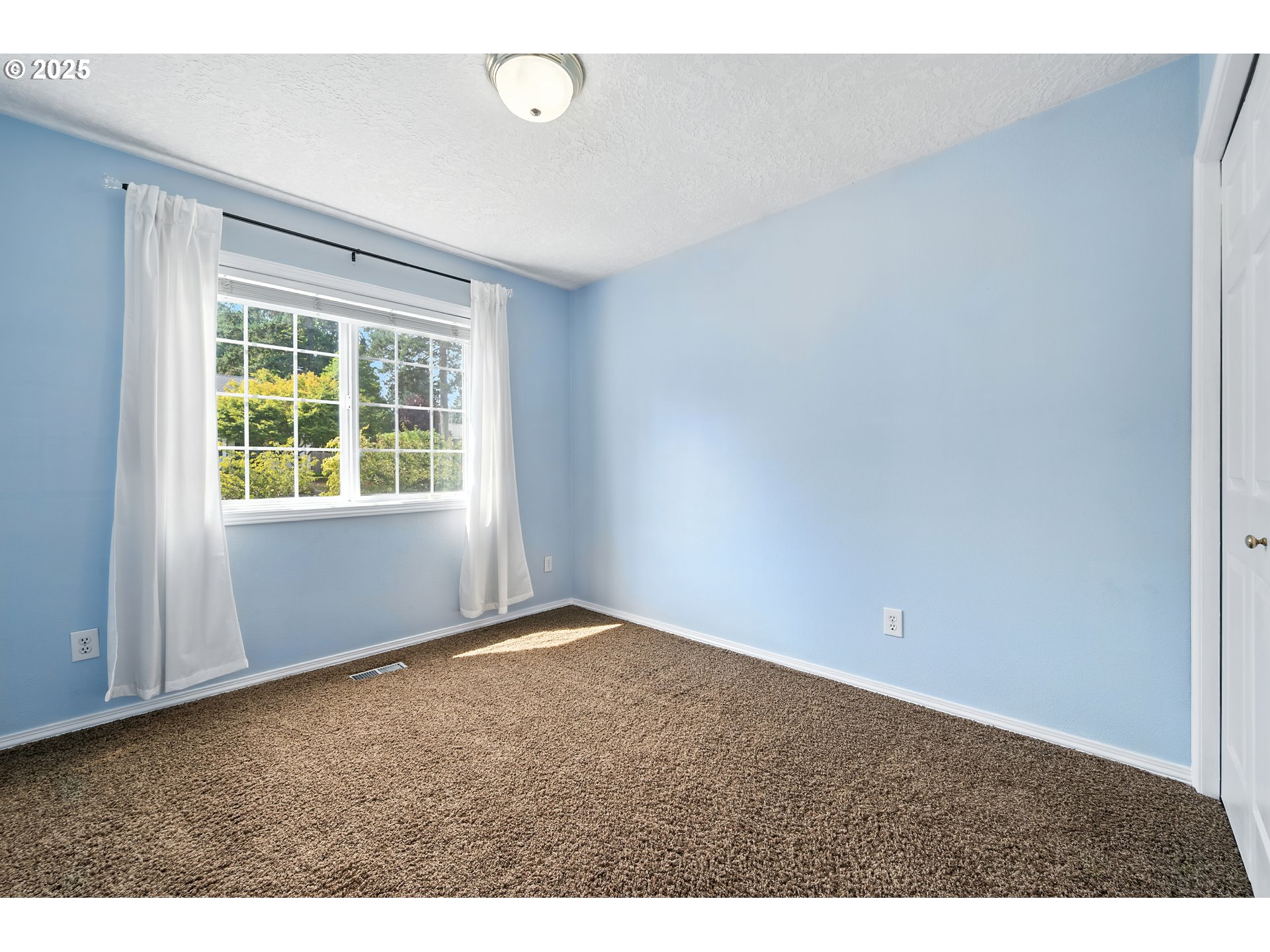 5219 Summit Street West Linn, OR 97068 - Photo 29 of 38 Bedroom