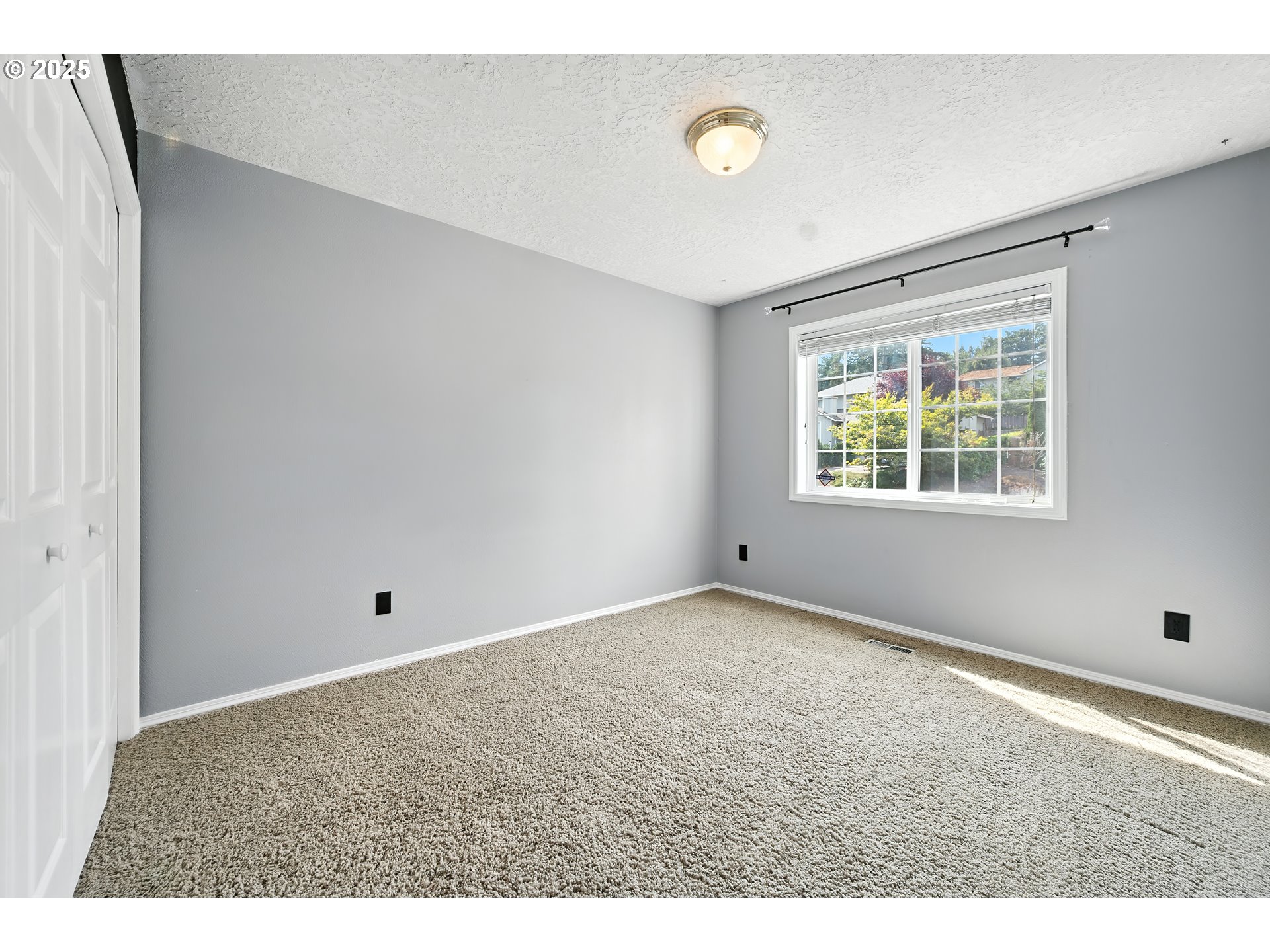 5219 Summit Street West Linn, OR 97068 - Photo 31 of 38 Bedroom