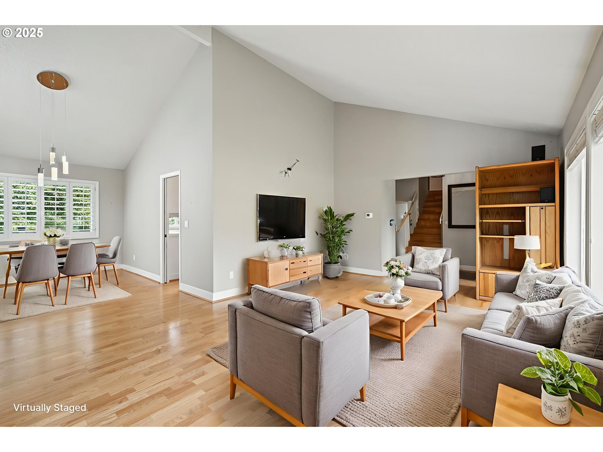 5219 Summit Street West Linn, OR 97068 - Photo 6 of 38 Living Room/Dining Room