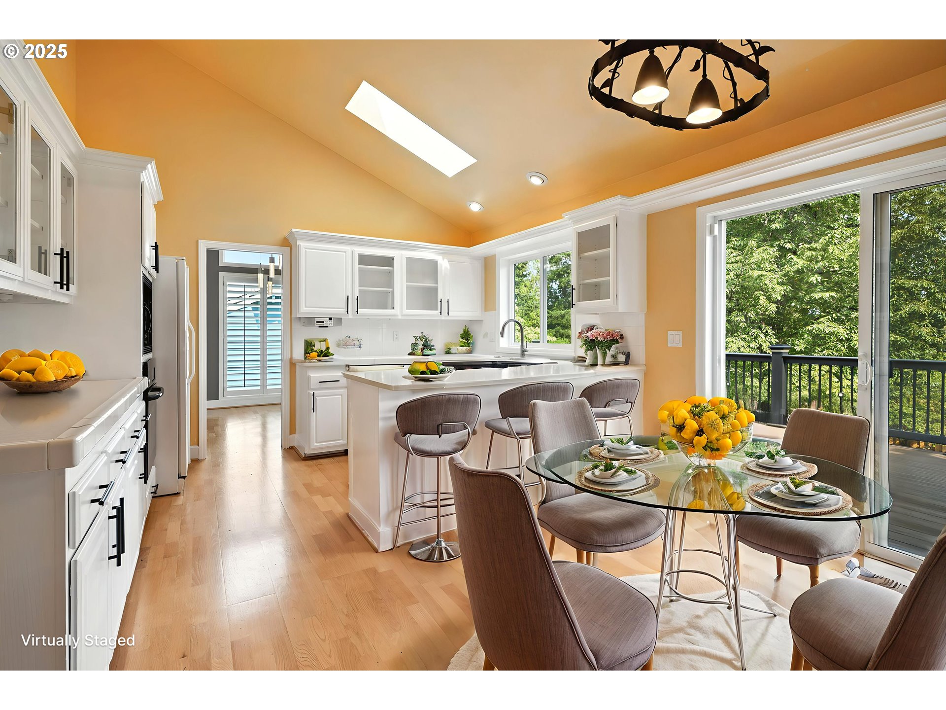 5219 Summit Street West Linn, OR 97068 - Photo 10 of 38 Kitchen/Nook