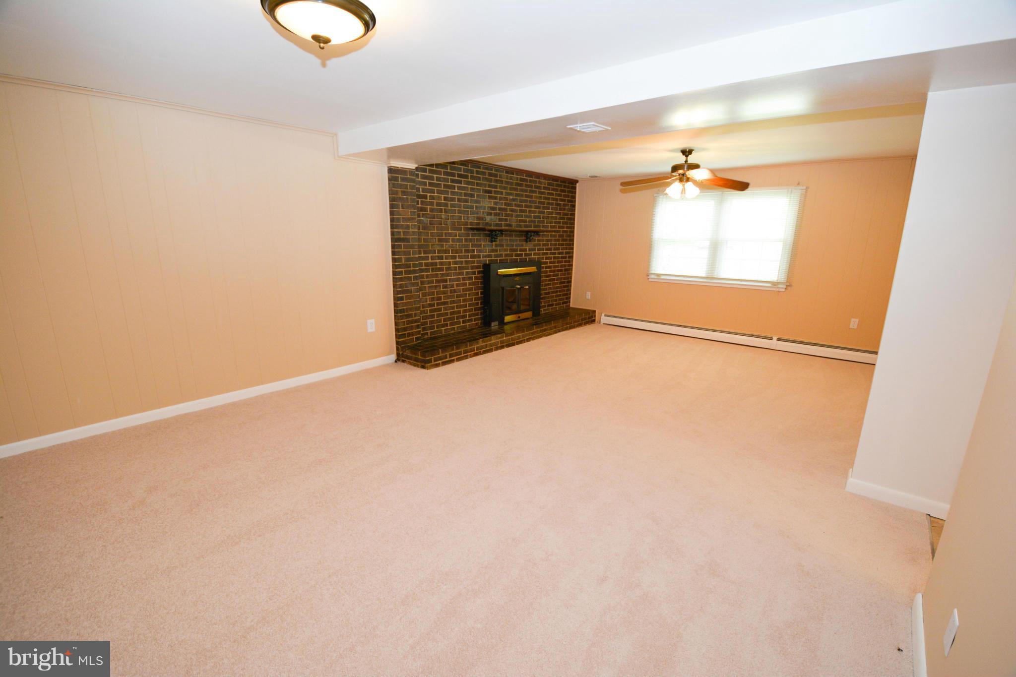 13348 Kingsman Road Woodbridge, VA 22193 - Photo 18 of 29 Family Room