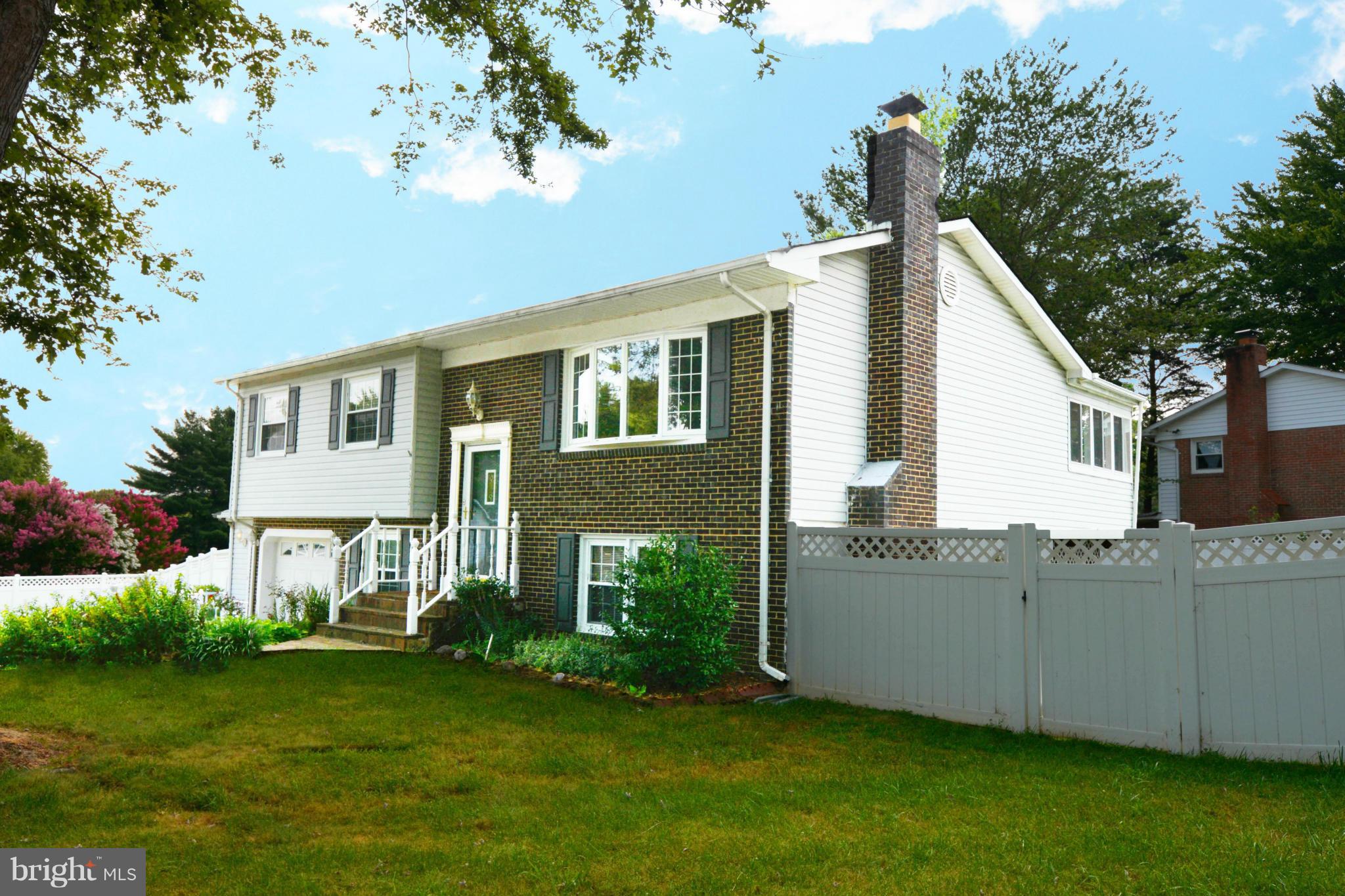 13348 Kingsman Road Woodbridge, VA 22193 - Photo 25 of 29 Exterior (Front)