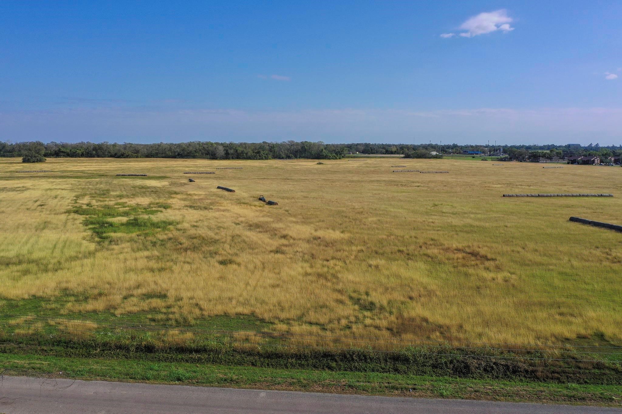 2320 County Road 166 Wharton, TX 77488 - Photo 14 of 22 a view of an ocean