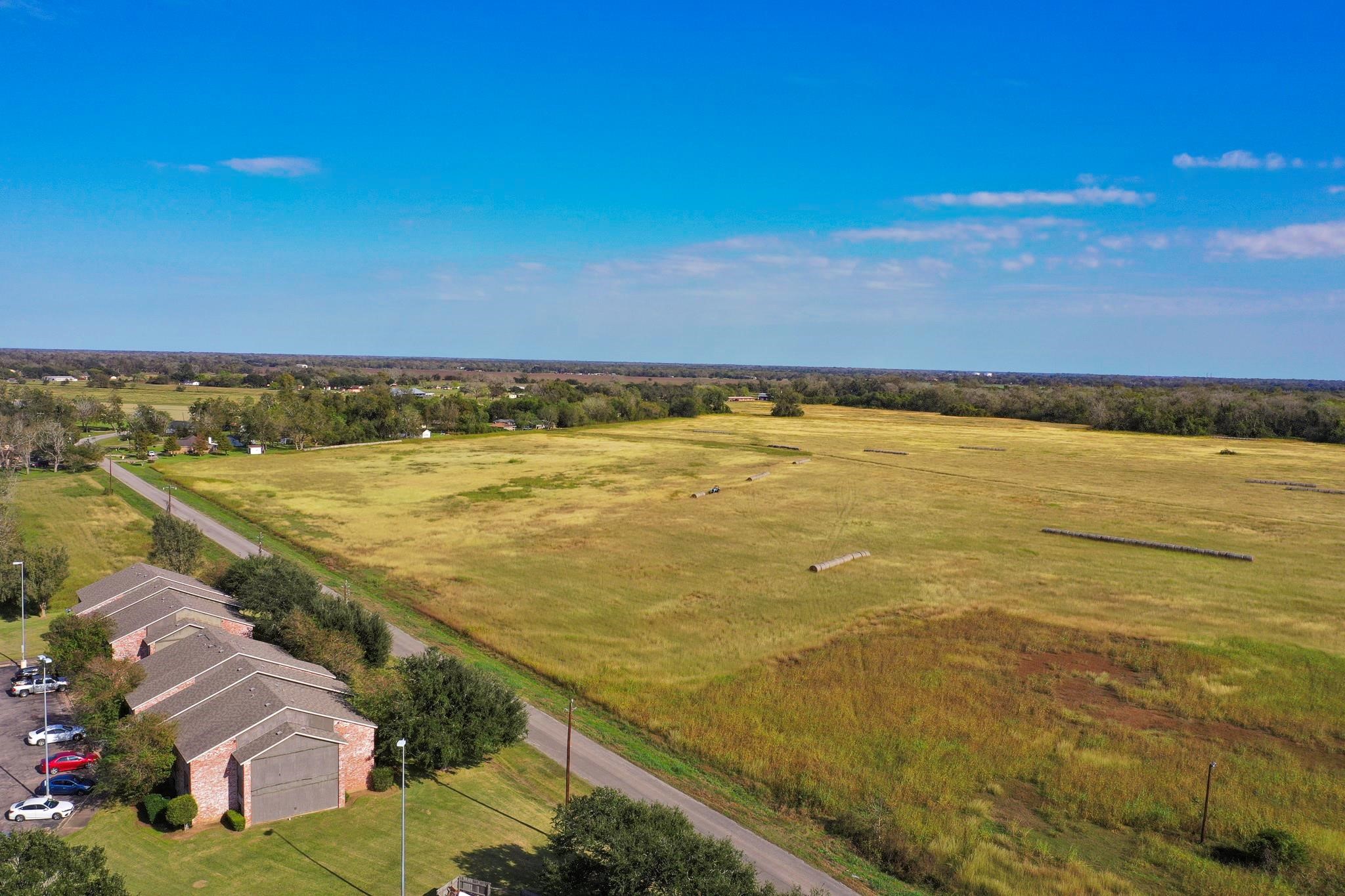 2320 County Road 166 Wharton, TX 77488 - Photo 3 of 22 a view of an ocean from a terrace