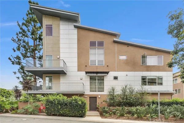 $5,500 | 89 Lennox, Irvine, CA 92612