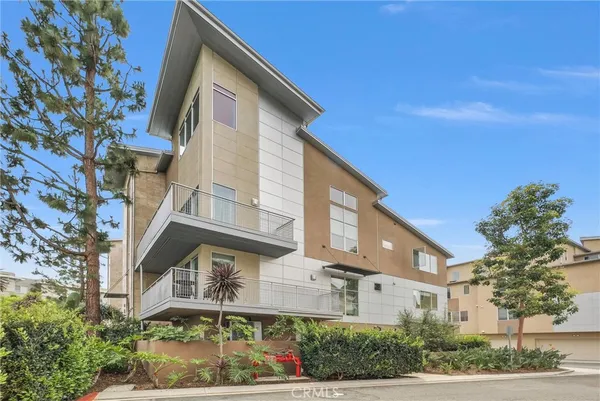 $5,500 | 89 Lennox, Irvine, CA 92612