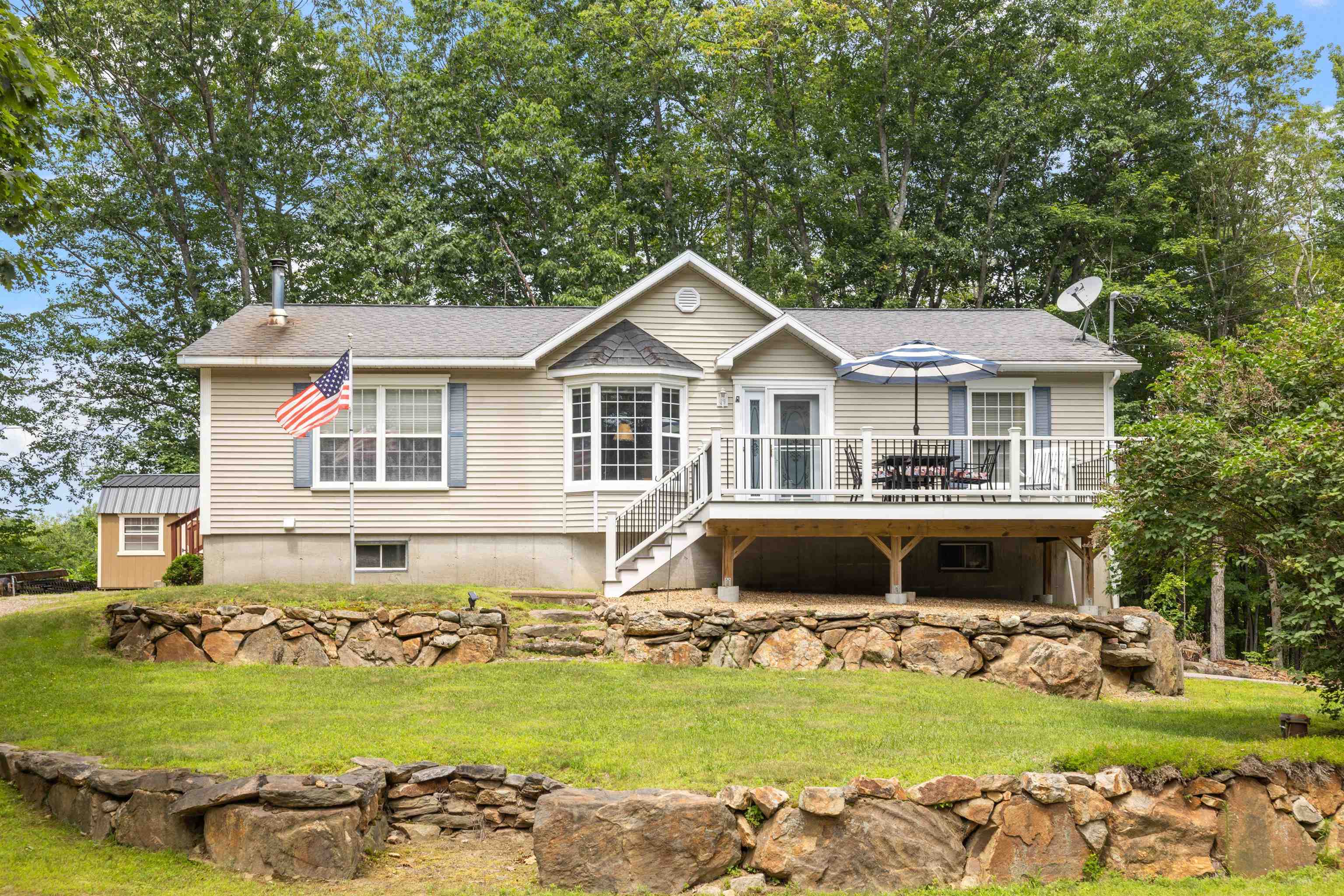 34 Van Buren Road Laconia, NH 03246 - Photo 1 of 37 Gallery Image 1