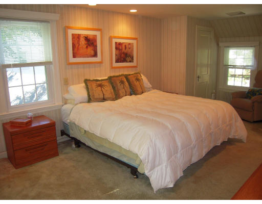 21 Earle Road Wellesley, MA 02481 - Photo 11 of 22