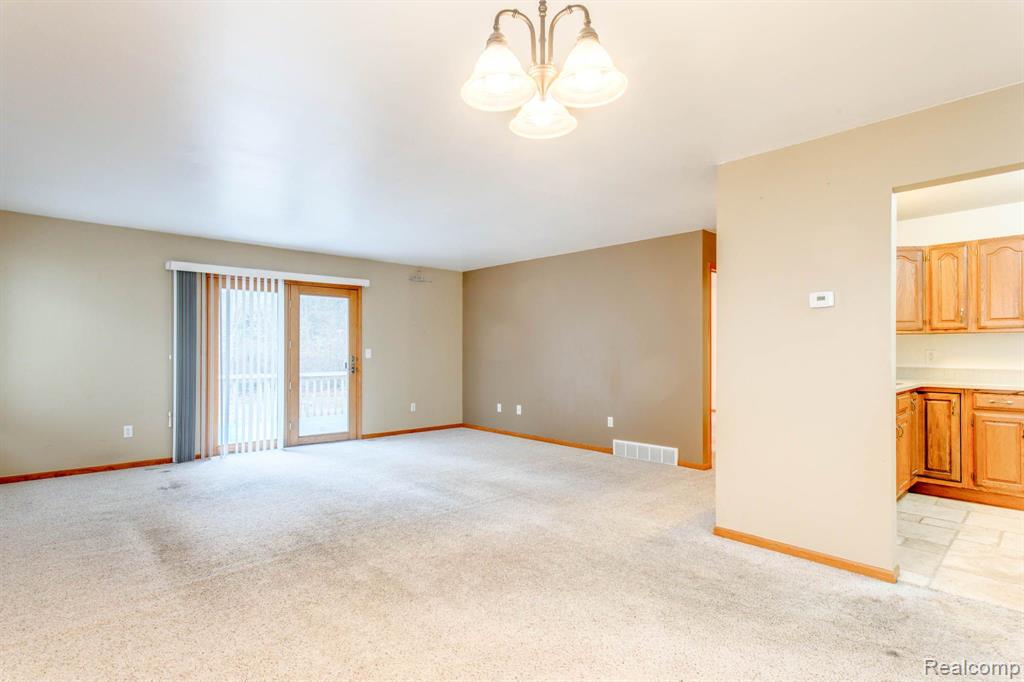 7266 Lakeshore Road Lakeport, MI 48059 - Photo 19 of 36