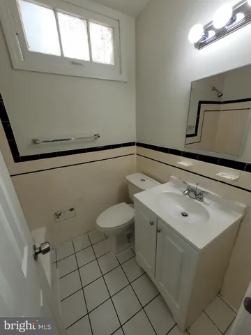 $1,200 | 423 Mellon Street Southeast, Unit 3, Washington, DC 20032