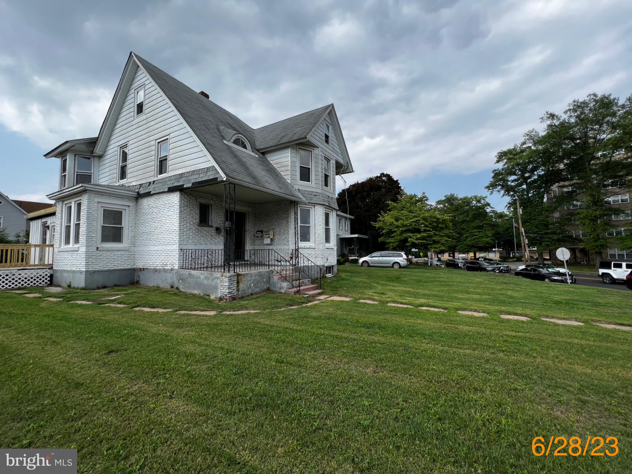 11 Gibbsboro Road Clementon, NJ 08021 - Photo 2 of 16