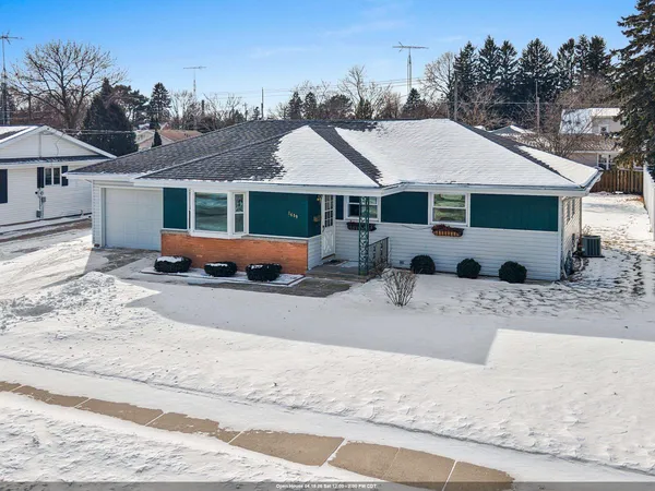$275,000 | 1619 Orchard Drive, Manitowoc, WI 54220
