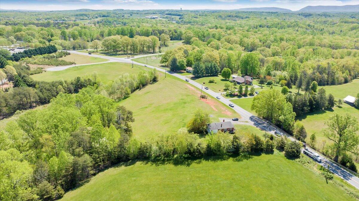 15723 Moneta Road Moneta, VA 24121 - Photo 23 of 38 a view of a garden with an outdoor space