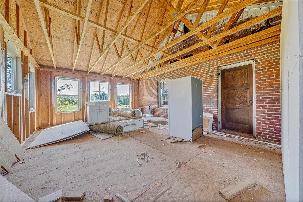 15723 Moneta Road Moneta, VA 24121 - Photo 33 of 38 a view of a room with gym equipment