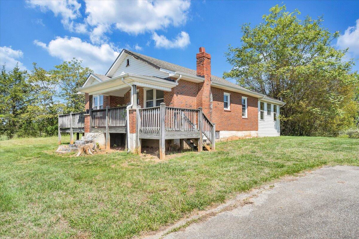 15723 Moneta Road Moneta, VA 24121 - Photo 35 of 38 a view of a house with a yard balcony