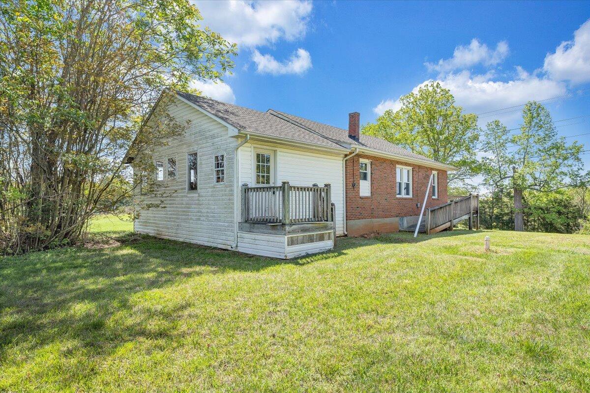 15723 Moneta Road Moneta, VA 24121 - Photo 37 of 38 a view of a house with a big yard