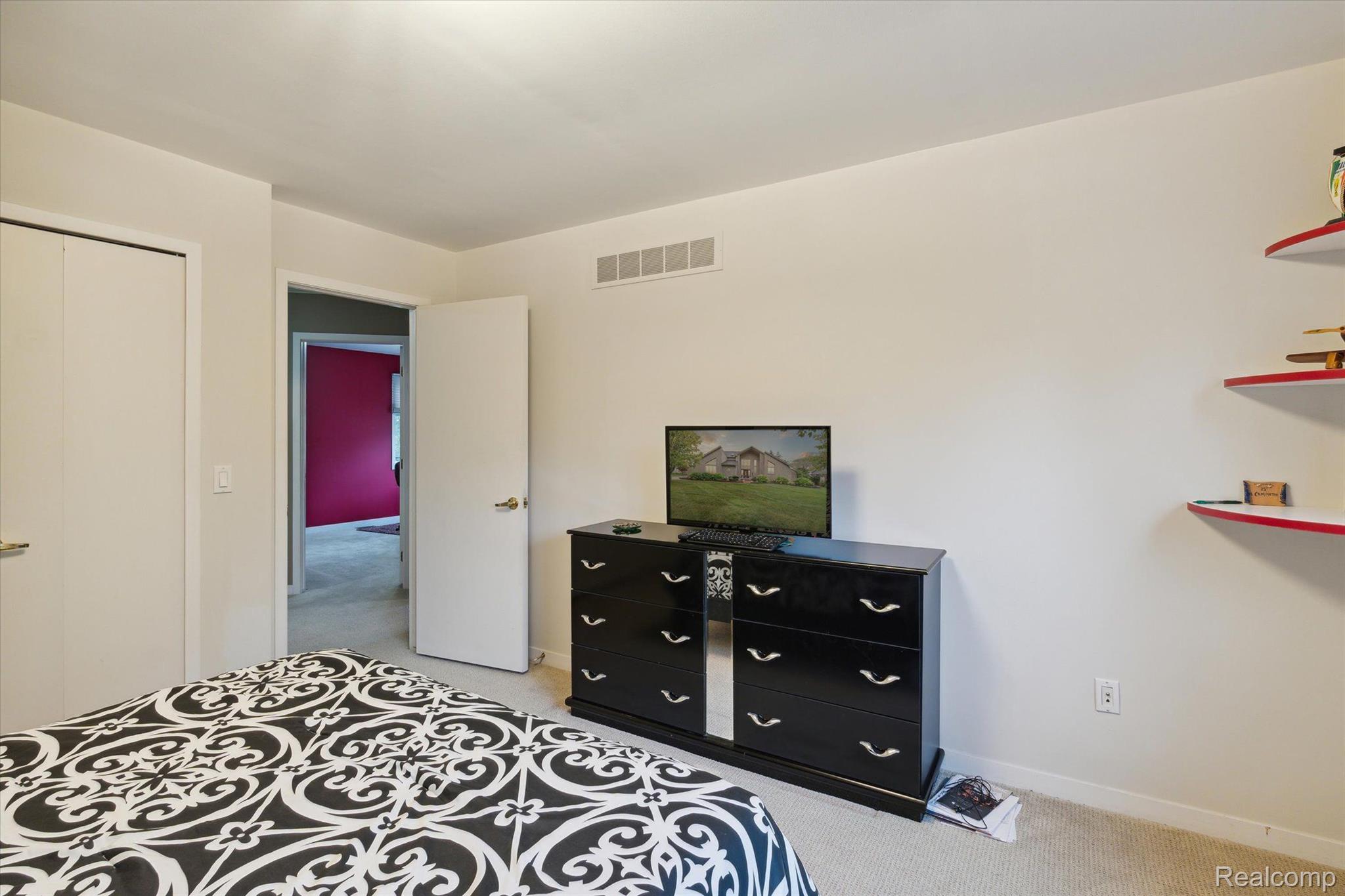 18887 Van Road Livonia, MI 48152 - Photo 36 of 78 Gallery Image 36