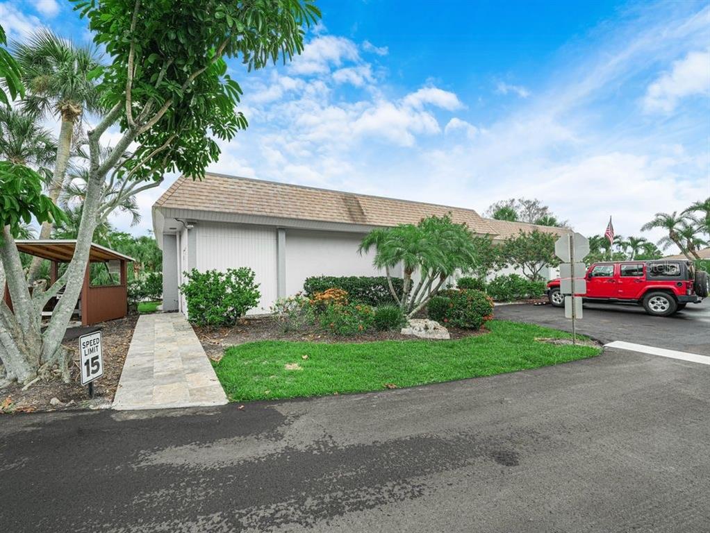 549 Sutton Place, Unit T 19 Longboat Key, FL 34228 - Photo 46 of 52