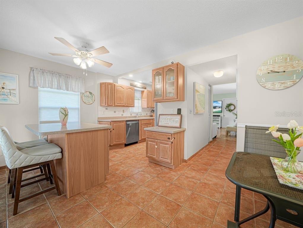 549 Sutton Place, Unit T 19 Longboat Key, FL 34228 - Photo 9 of 52