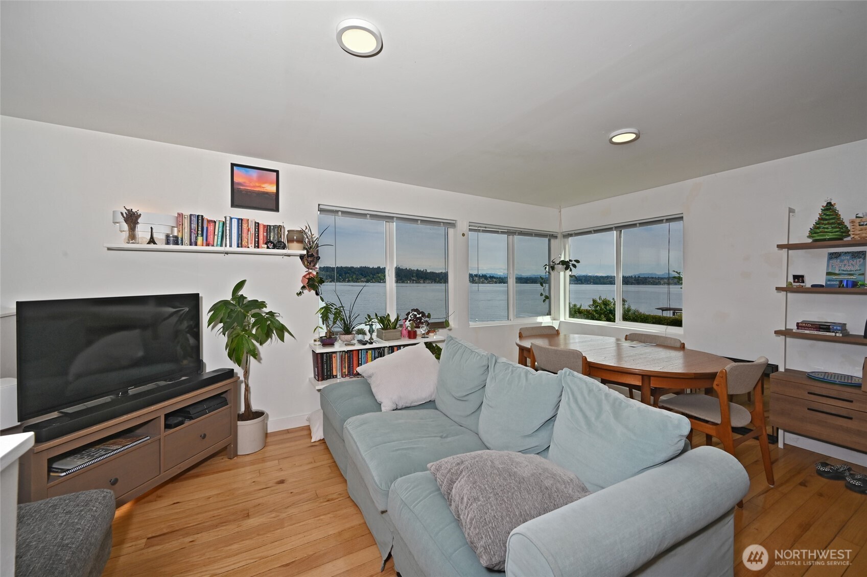 8716 Sand Point Way Northeast, Unit 114 Seattle, WA 98115 - Photo 18 of 32