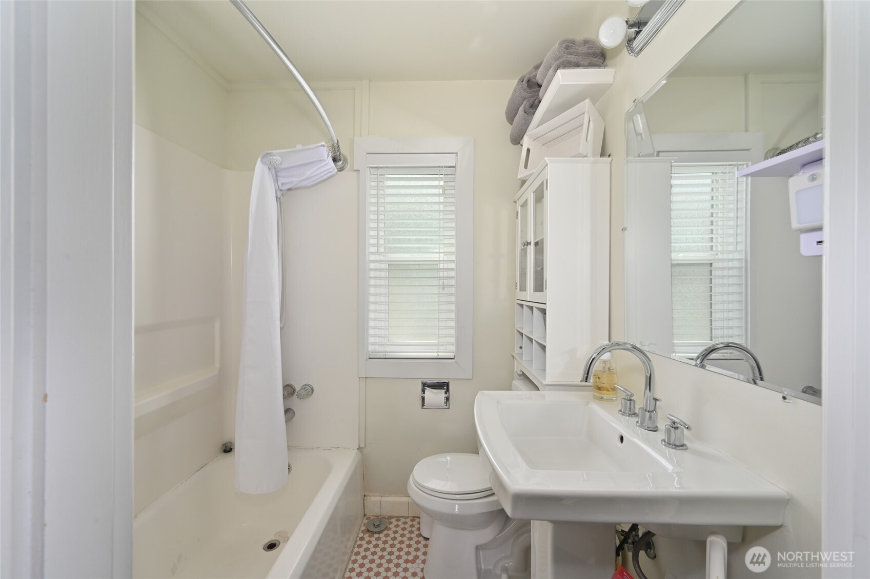 8716 Sand Point Way Northeast, Unit 114 Seattle, WA 98115 - Photo 31 of 32