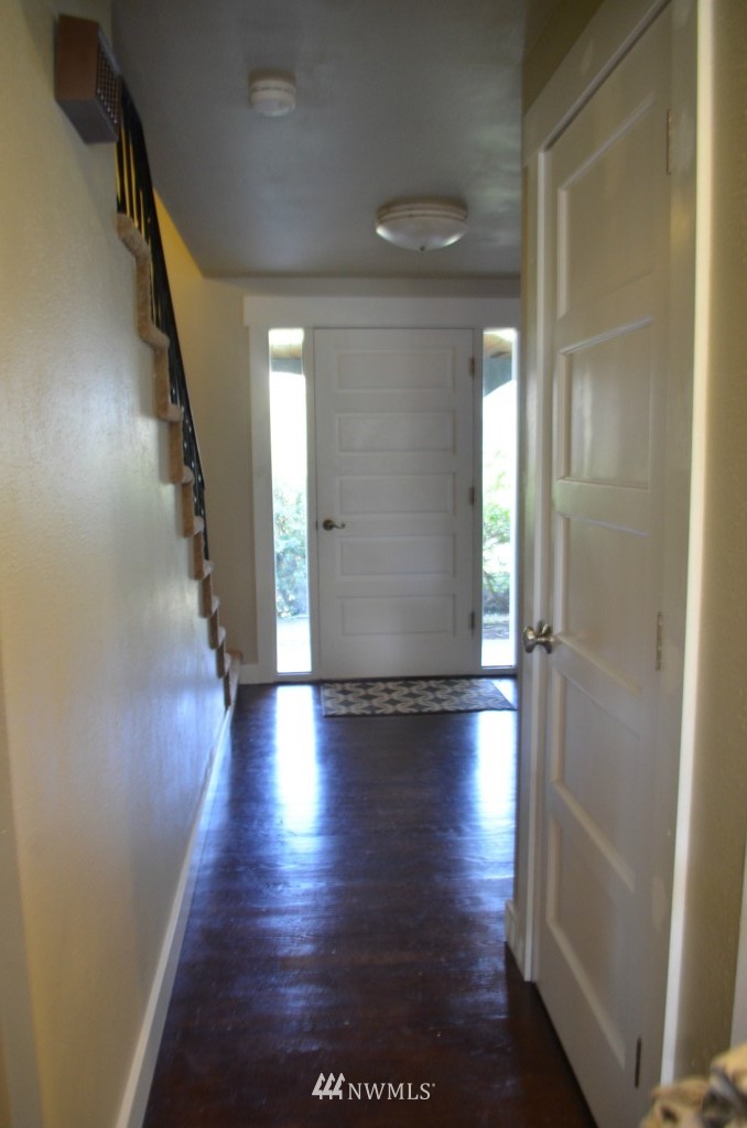 9022 Park Road Edmonds, WA 98026 - Photo 8 of 24