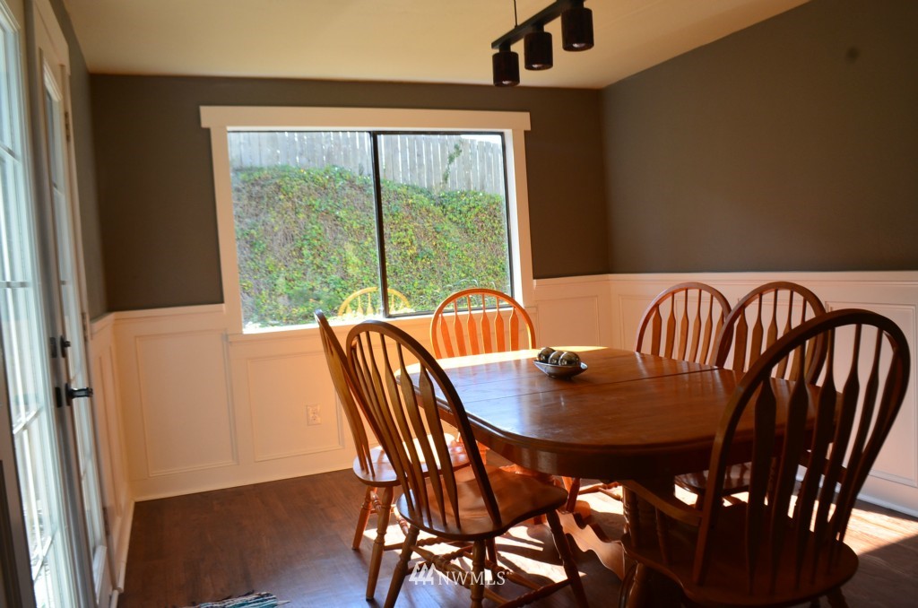 9022 Park Road Edmonds, WA 98026 - Photo 9 of 24