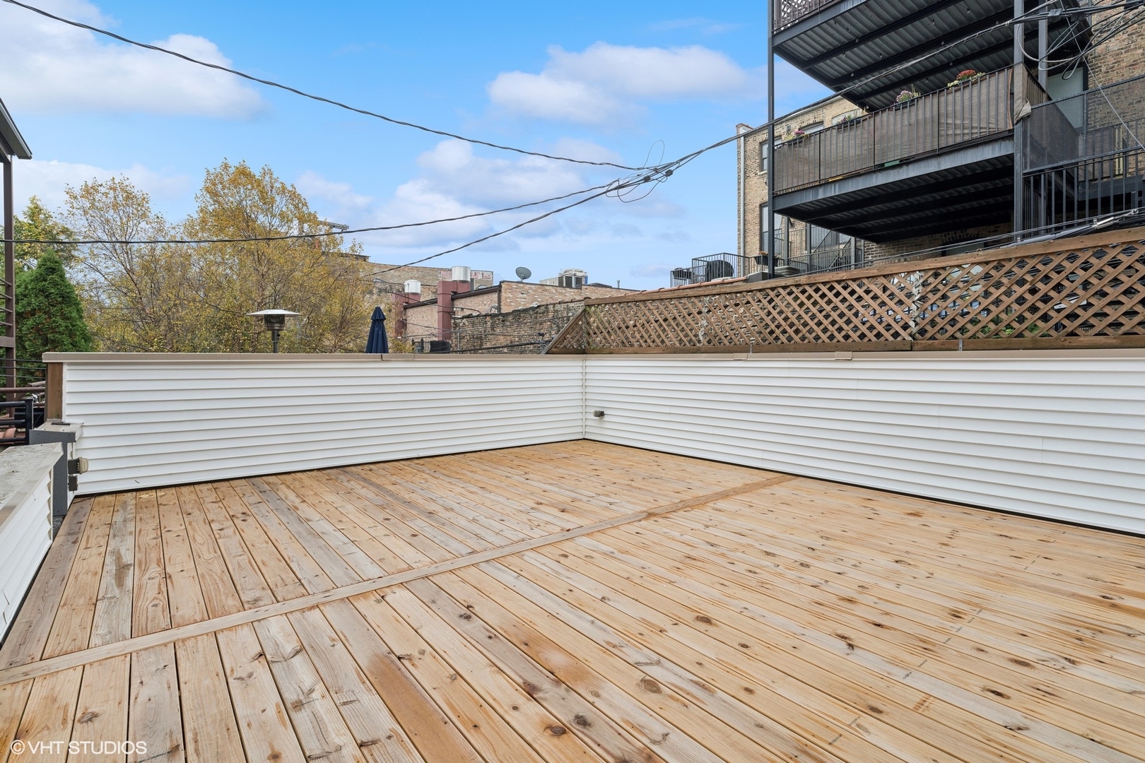1372 North Dean Street, Unit 1 Chicago, IL 60622 - Photo 21 of 26 a view of a terrace view