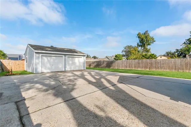 $288,000 | 708 Tullulah Avenue, River Ridge, LA 70123