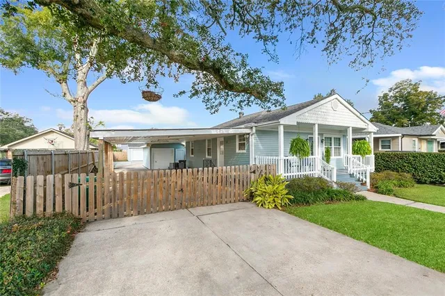 $288,000 | 708 Tullulah Avenue, River Ridge, LA 70123