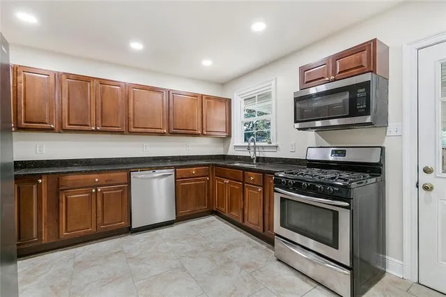 $288,000 | 708 Tullulah Avenue, River Ridge, LA 70123