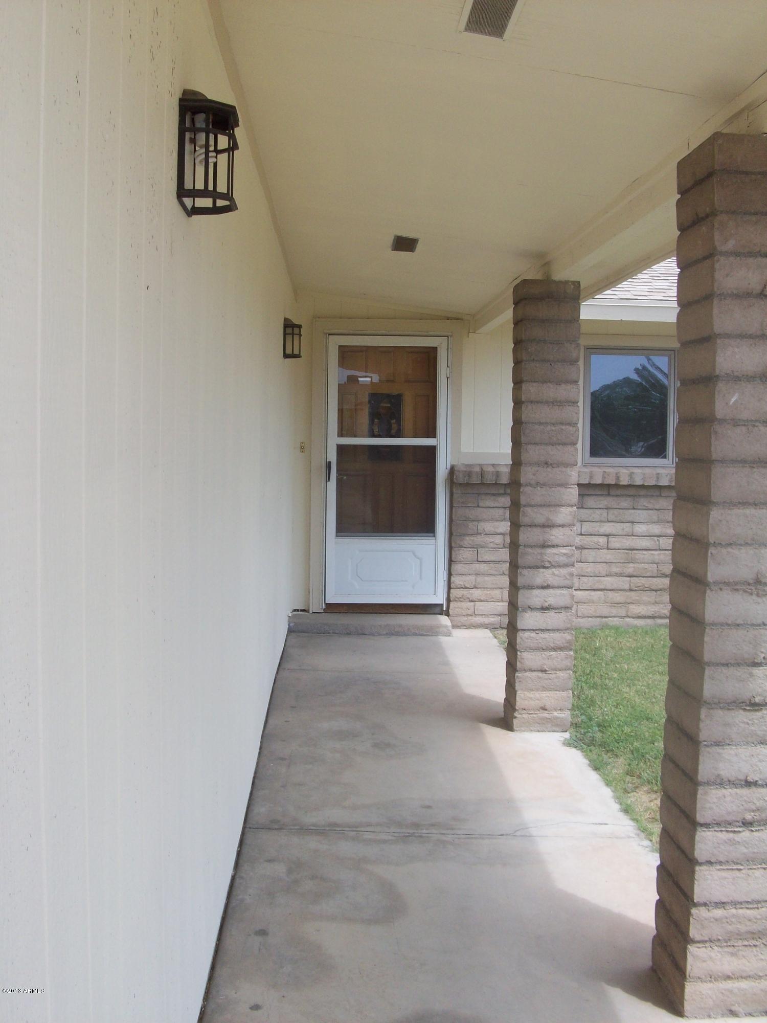 1724 West Utopia Road Phoenix, AZ 85027 - Photo 14 of 22 Covered front patio