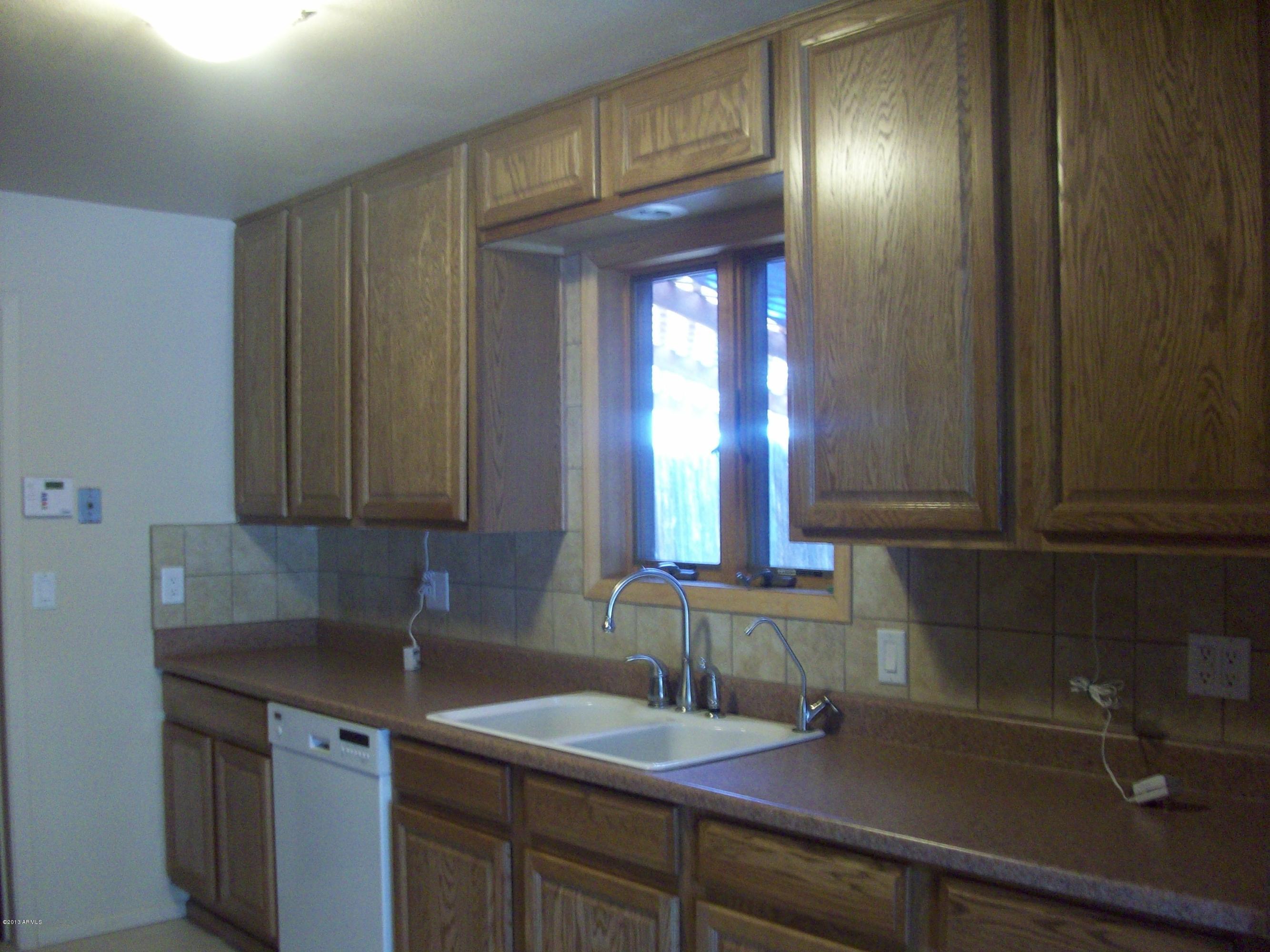 1724 West Utopia Road Phoenix, AZ 85027 - Photo 2 of 22 Kitchen